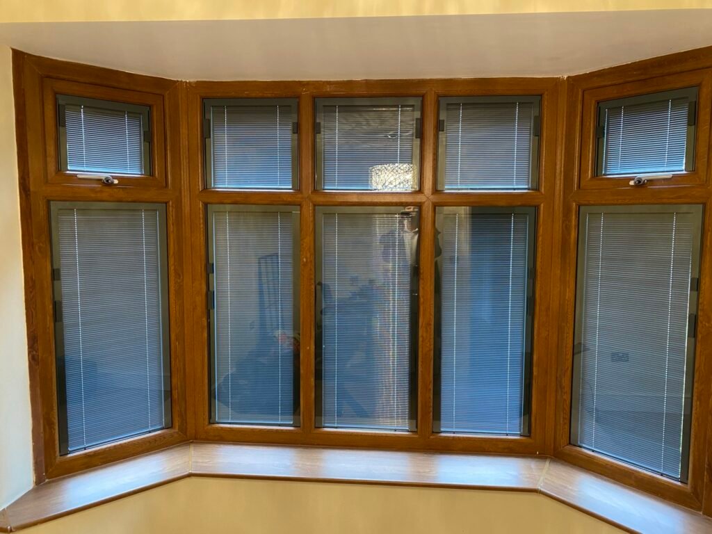 bay-window-with-blinds-between-glass-2-1024x768