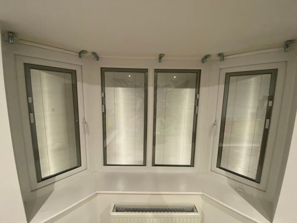 bay-window-with-blinds-between-glass-3-1024x768